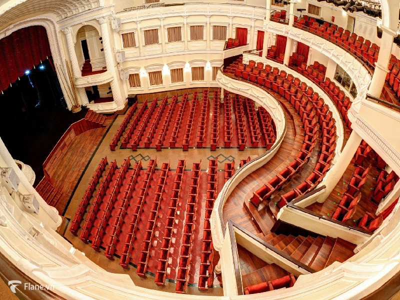 Khách sạn gần Nhà hát Thành phố - Nét đẹp cổ điển giữa trung tâm